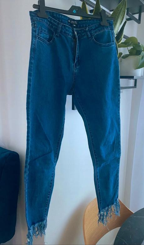 Rifle so strapcami, s