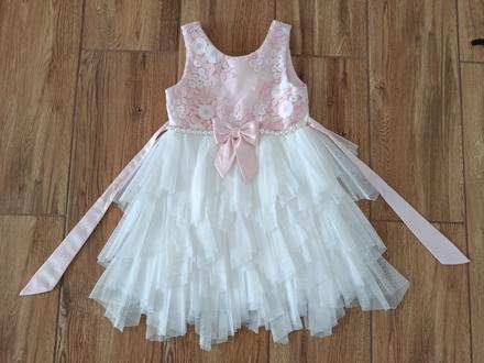 Slavnostne saty, 116