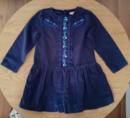 Tmavomodré šatky, dpam (du pareil au meme),104