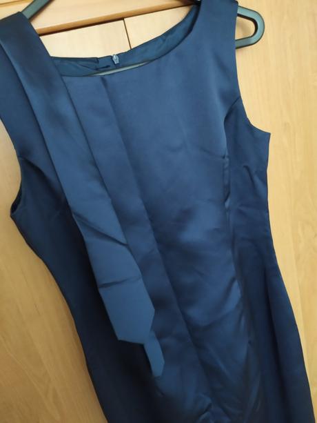 Puzdrové šaty+kravata, m