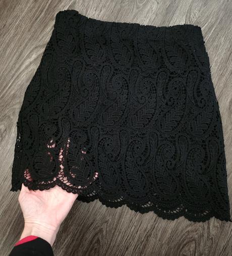 Čipkovaná sukňa s-m, pull&bear,m