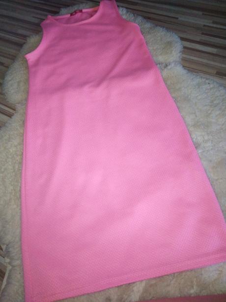 Neónové šaty, 152