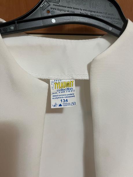 Spoločenské šaty, 134