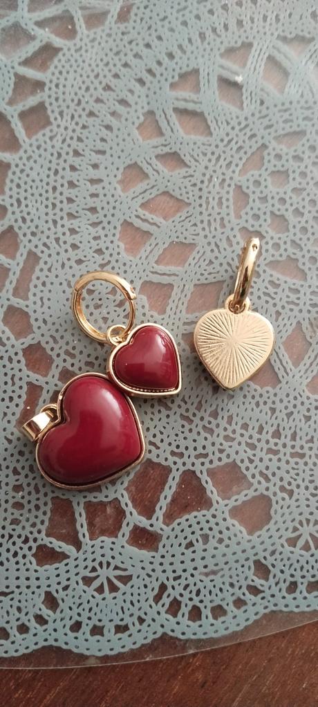 Náušnice a prívesok, 