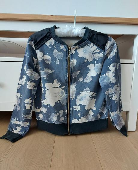 Elegantná mikina so saténovými plecami, xs