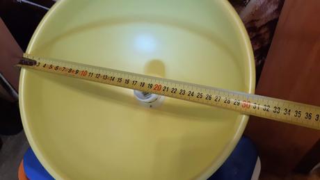 Predám plastové svietidlá na strop objimka., 