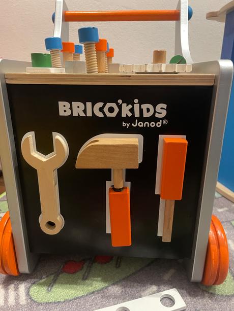 Janod bricokids chodítko a vozík s náradím,