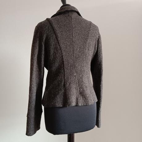 Nepodšité sako, 40