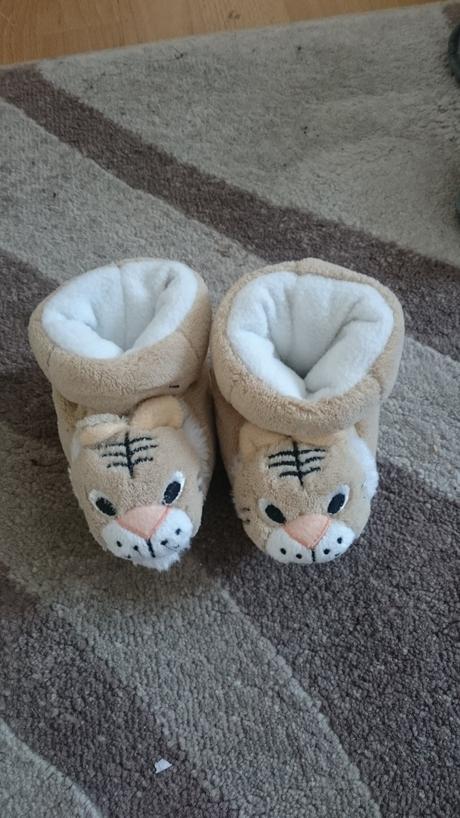 Topanočky/papučky, 17