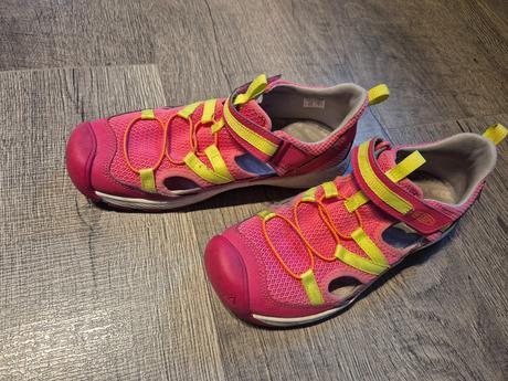 Dievcenske sandale keen eu38, keen,38