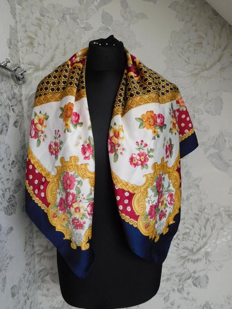 Kvalitná elegantná šatka, l