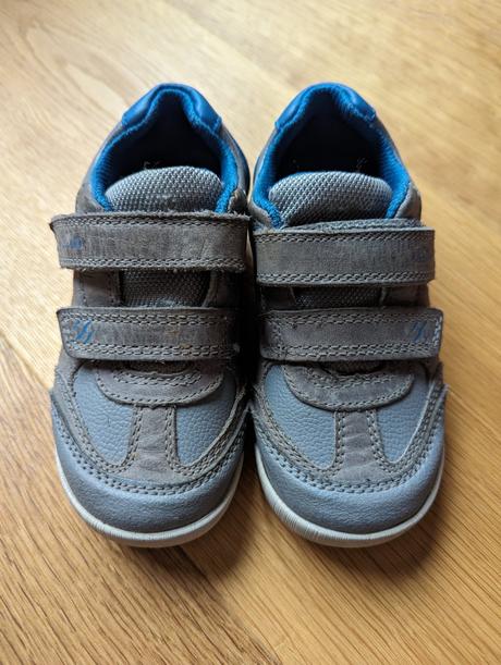 Celorocne topanocky, clarks,25