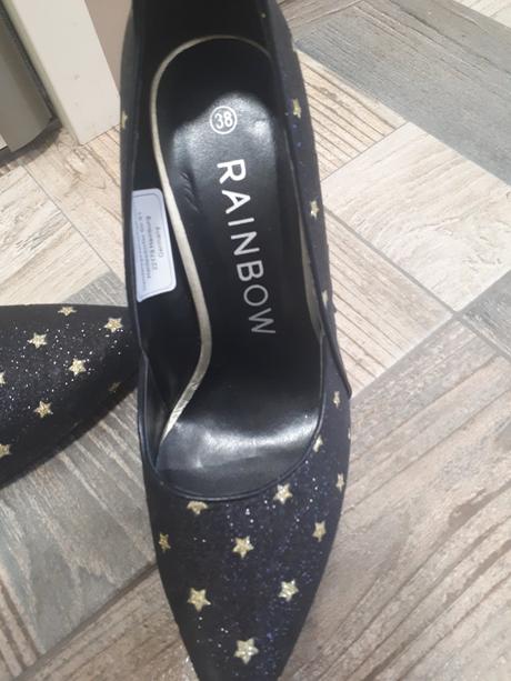 Satenove lodičky, 38