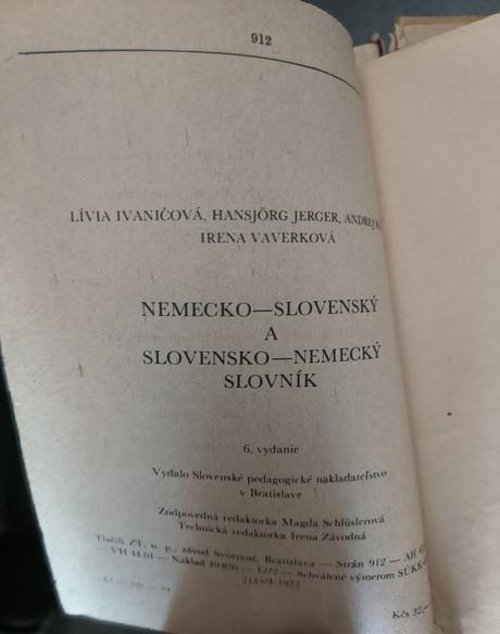 Slovník - anglický, nemecký a taliansky,