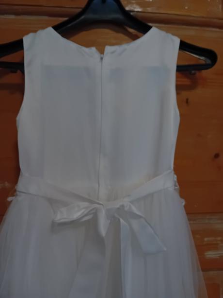Šaty na prijímanie,top stav,cena už s obyc.postou, 140