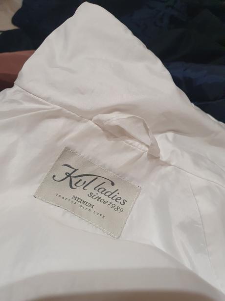 Biela bunda, kenvelo,m