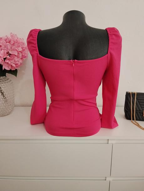 Shein výrazný ružový top s riaseným výstrihom, xs
