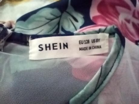 Saténove šaty, 128