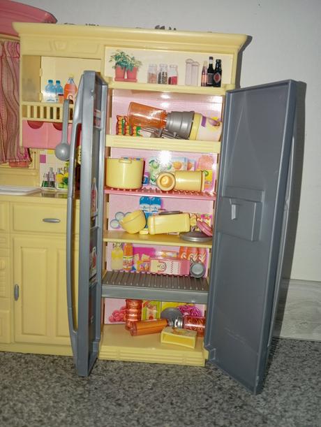 Barbie kuchyňa s riadikmi,