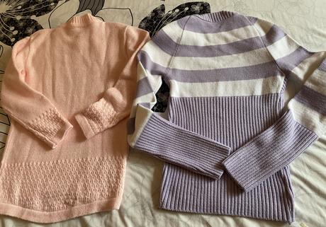 Teplý pulóver s aplikáciami v. 152 11-12 rokov, 152