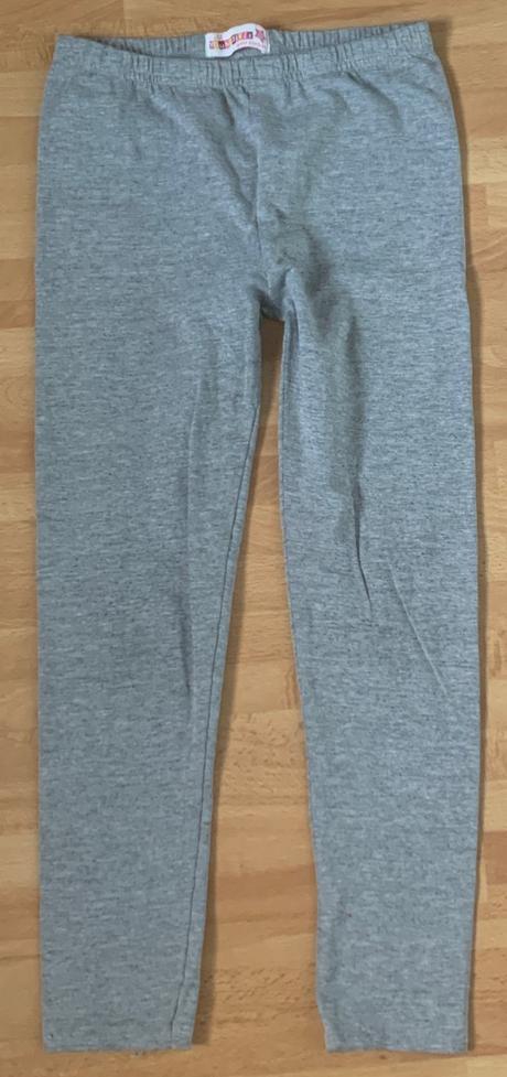 3/4 šedé lgíny, 122