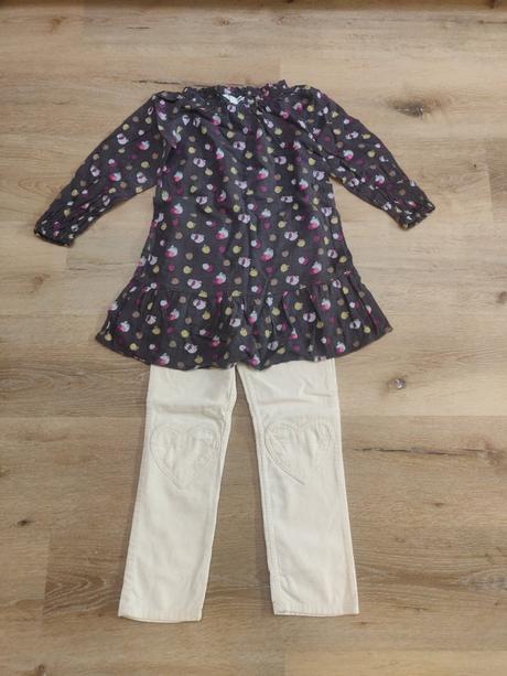 Nohavice a tunika, 104–116