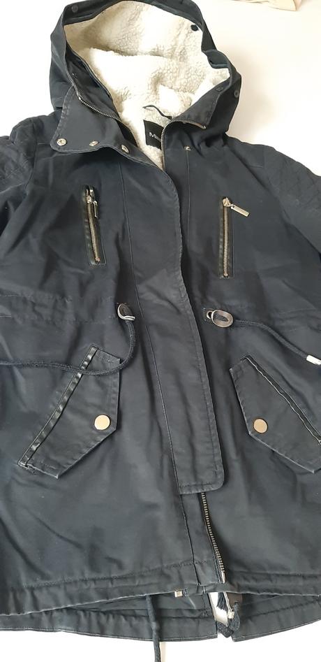 Tmavomodrá parka, s