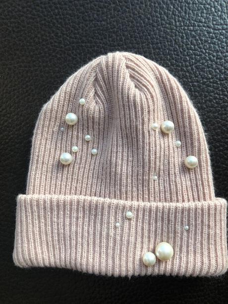 Čiapky dámske/dievčenské rôzne, 