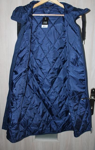 Tmavo-modrá vesta č.s, s