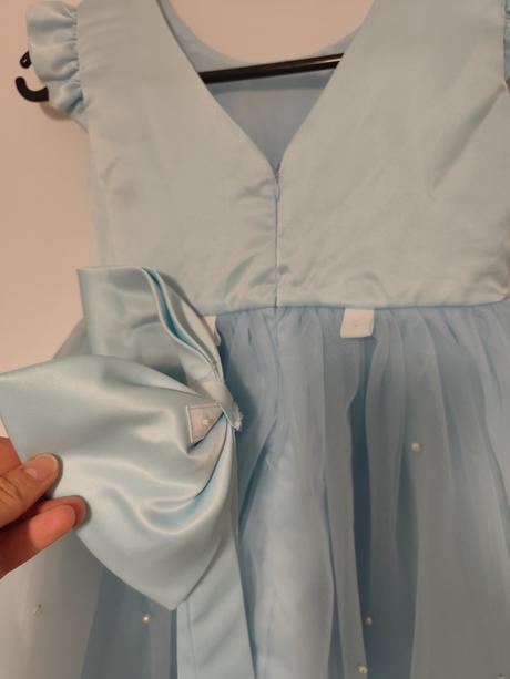 Dievčenské šaty, 122