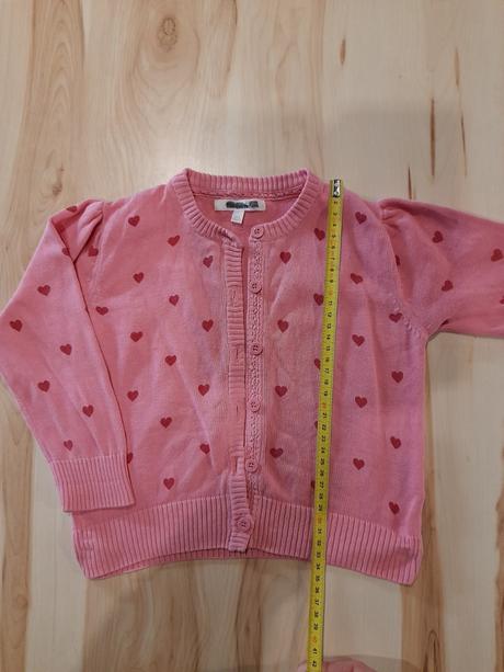 Tenký svetrík so srdiečkami, 92