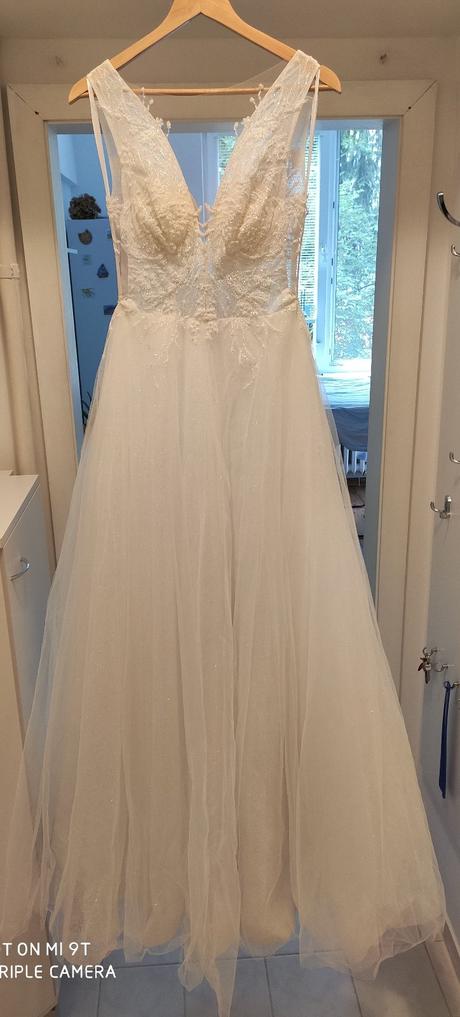 Predám svadobné šaty, 36