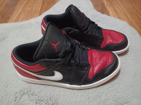 Predám originál  jordany, nike,42