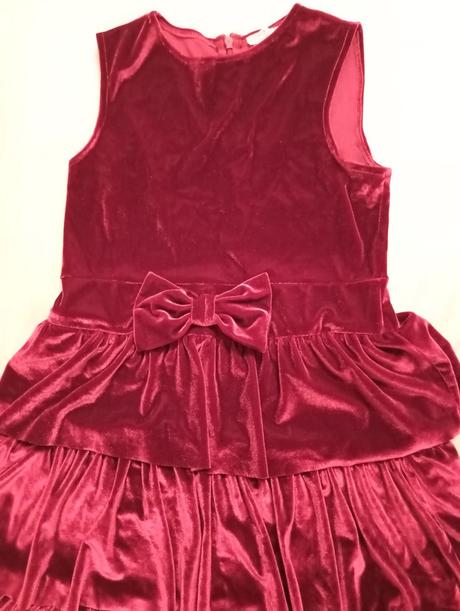 Elegantné dievčenské šaty v. 134, 134