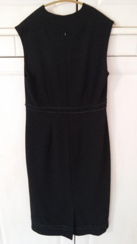 Spoločenské čierne šaty na príležitosť, 36