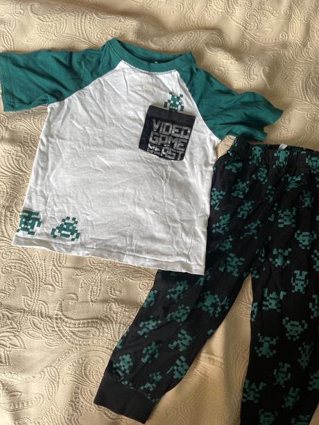 Pyžamo, reserved,98