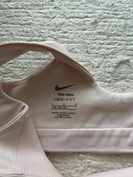 Nike sportova podprsenka, nike,152