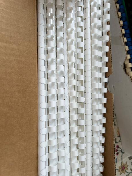 Hrebeňová väzba, hrebeň plastový 154ks,