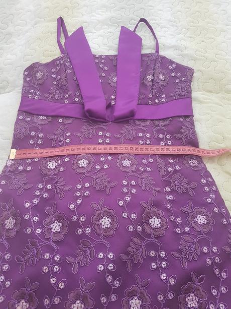 Spolocenske saty, 36