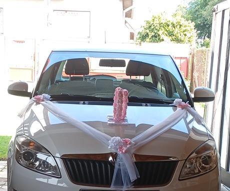 Výzdoba na svadobné auto.,
