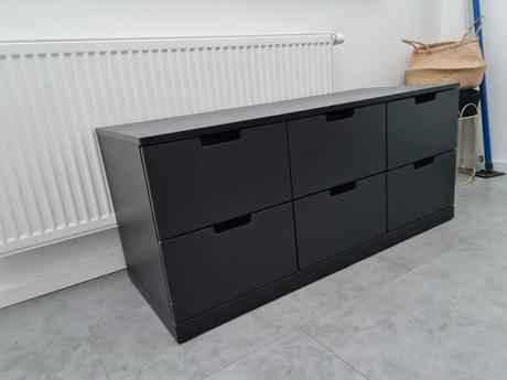 Komoda so zásuvkami, 