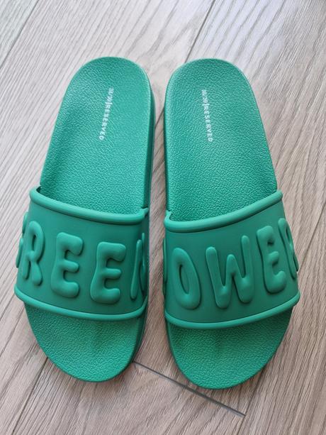 26sch_slapky, reserved,38