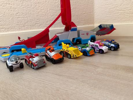 Labkova patrola - labkator + 7 kovovych vozidiel, 