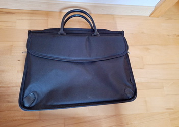 Biznis taška na pc a materiály,