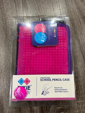 Pixie crew veľky peračnik fuchsia s pixlami,