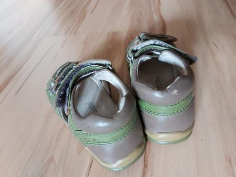 Sandalky c.22, wojtylko,22