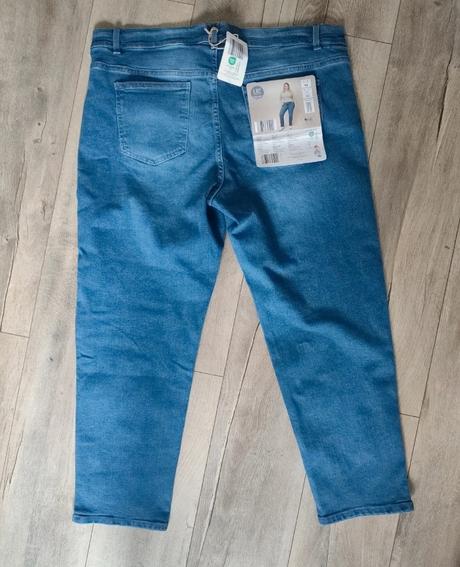 Dámske džínsy up 2 fashion s visačkou, 50