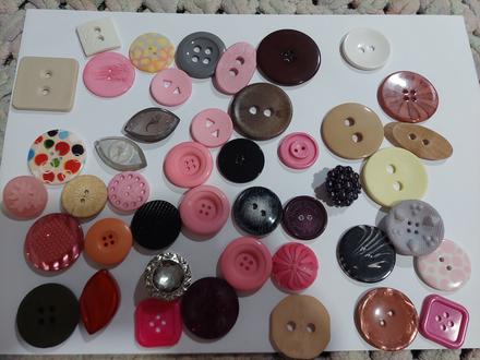 Mix väčších gombíkov, 