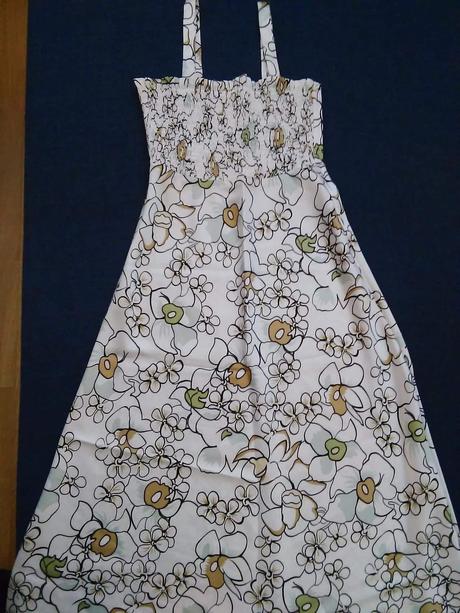 Saténové šaty, 38