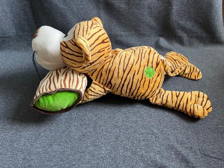 Plyšový ležiaci tiger, 